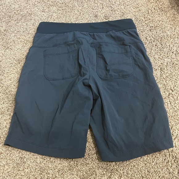 EUC Athleta Trekkie 2.0 Bermuda Shorts, Navy Bluee, Size 0 - Picture 2 of 7